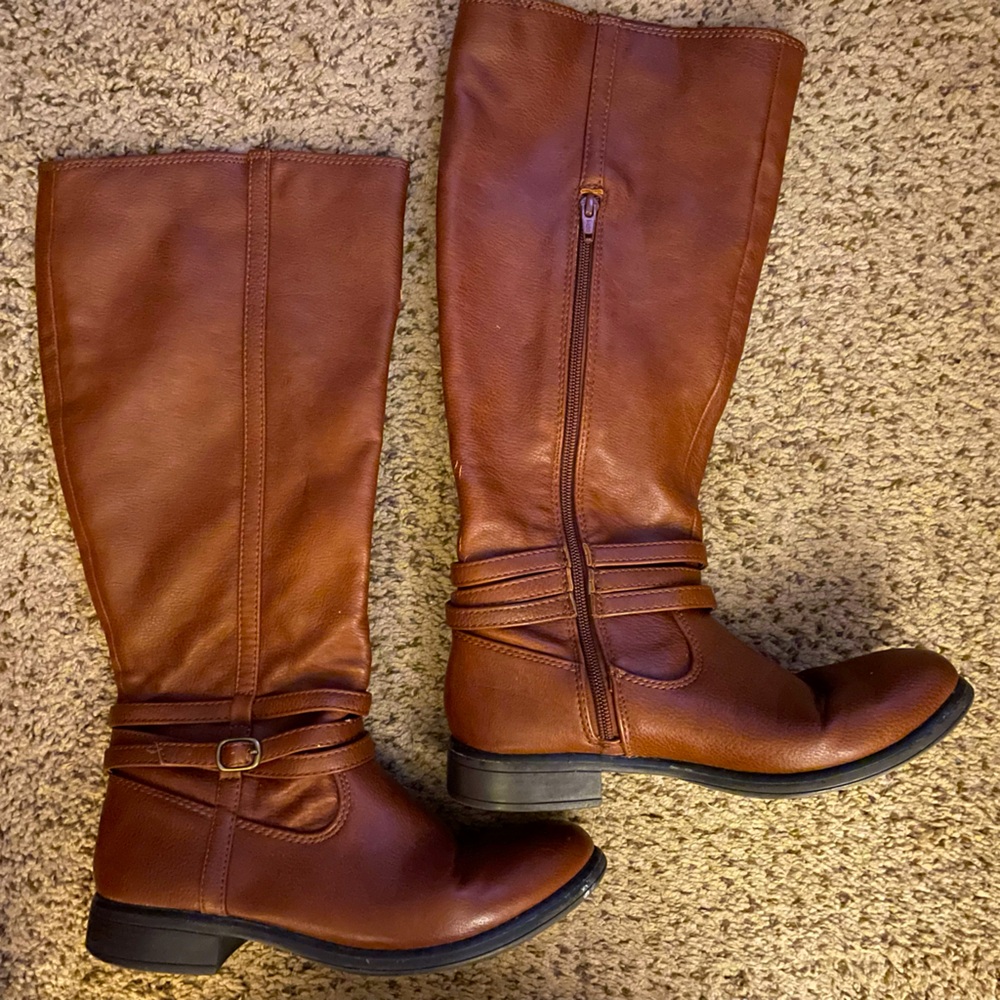 Women’s tall boots size 7